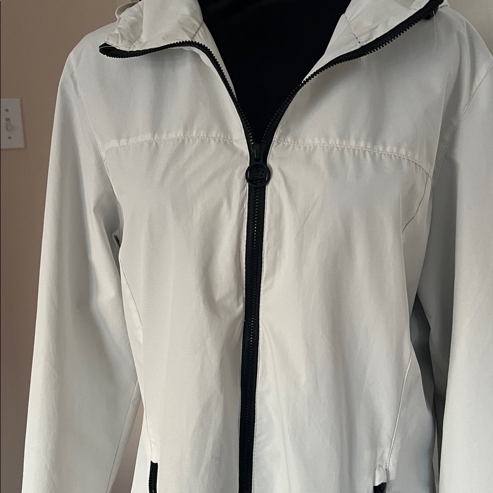 New Balance  white Lightweight Spring Jacket – Excellent Condition Medium